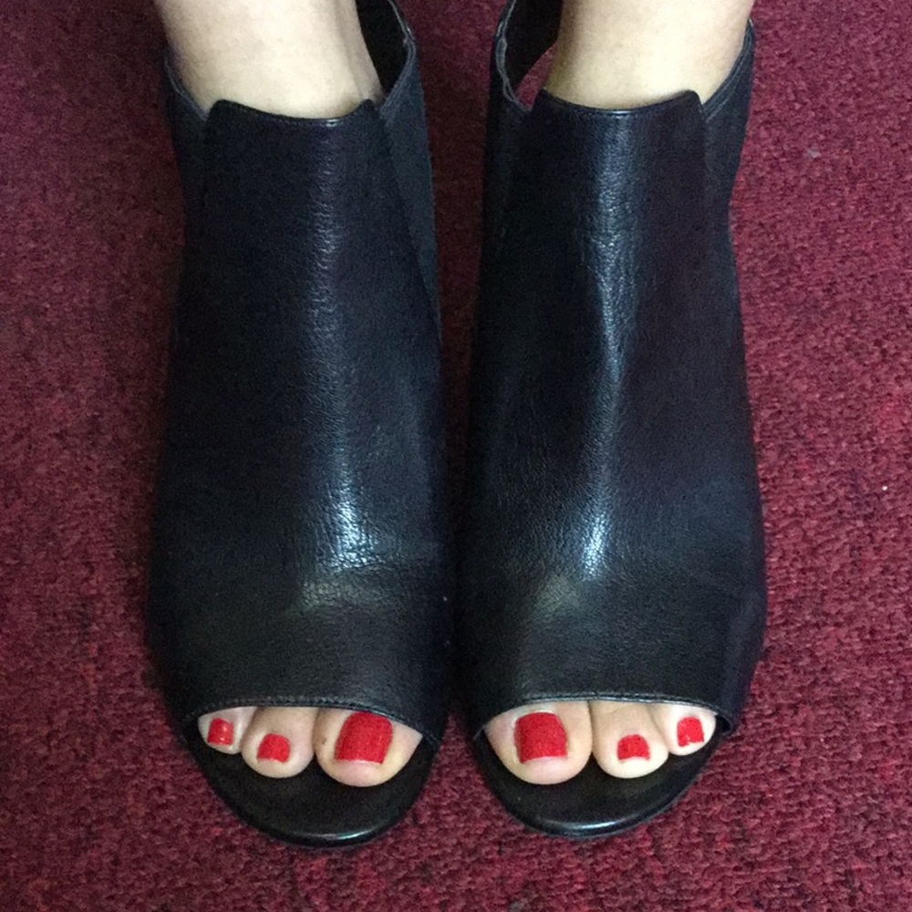 Cole haan woman ankle boot